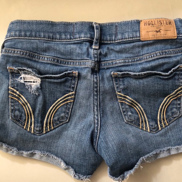 HOLLISTER - Picture 3 of 3